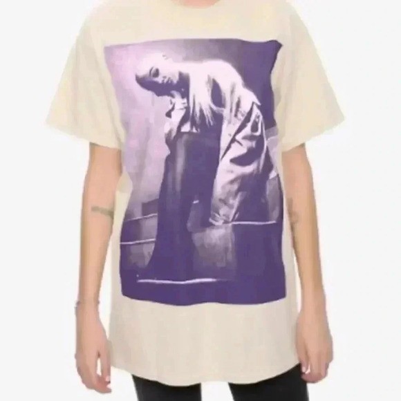 Ariana Grande Sweetener Tour Filtered Staircase T-shirt - Picture 2 of 4